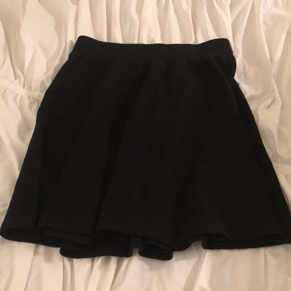 NEW W TAGS Black textured A-line skirt